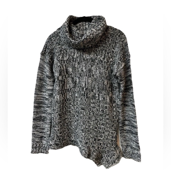 Turtle Neck chunky knit Sweater Marled black cable knit turtleneck Size L - Picture 1 of 5